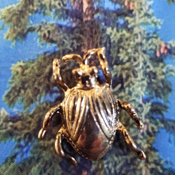Beatal Brooch 4 for $20. 💎 - Picture 1 of 3